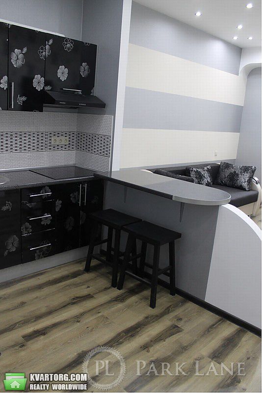 Sell 1-room apartment. Киев,  Жилянская — photo 5