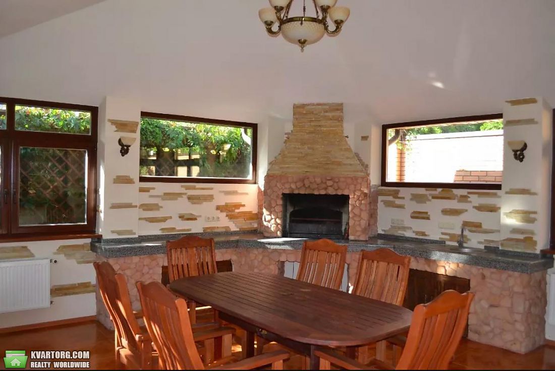Rent out house. Киев, Интернациональная площадь — photo 9
