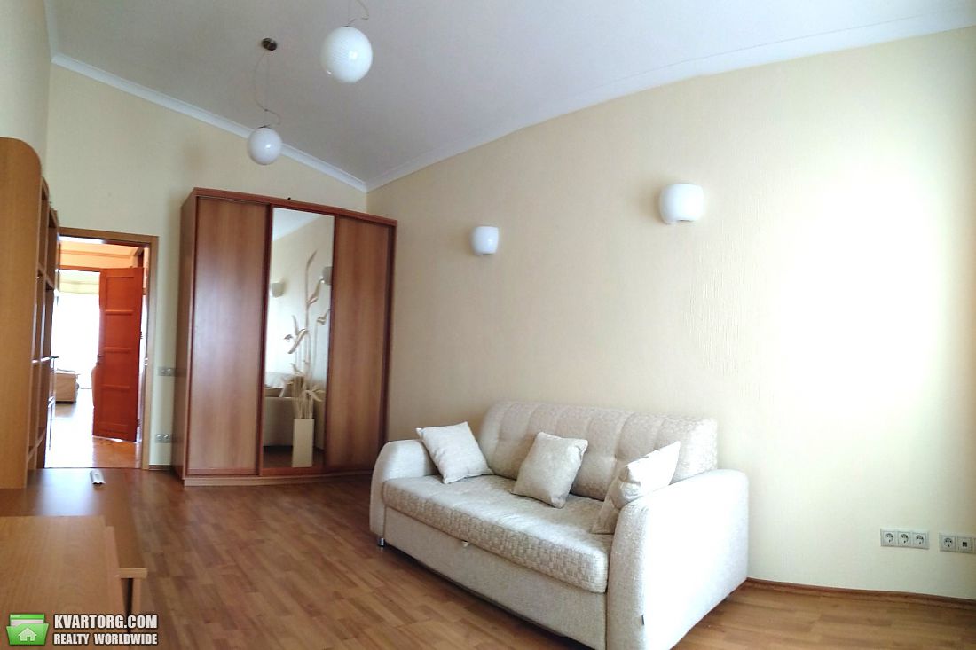 Rent out 4-room apartment. Киев, Кирилловская ул. — photo 5