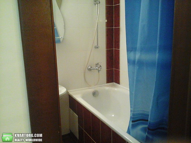 Rent out 2-room apartment. Киев,  Курская — photo 2