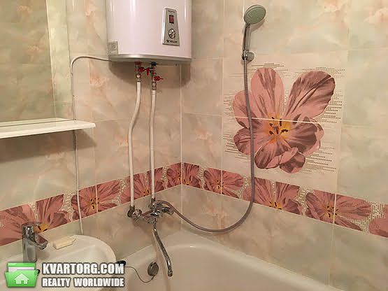Sell 2-room apartment. Киев,  Метростроевская — photo 2