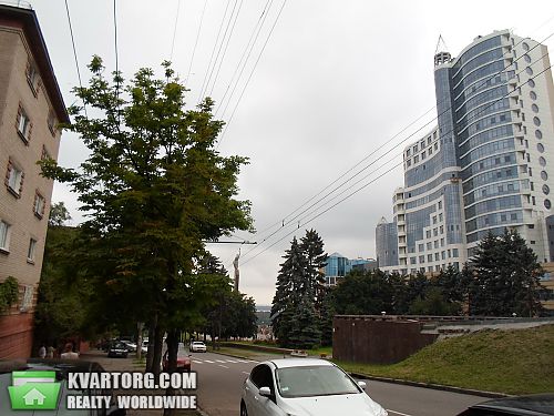 Rent out 2-room apartment. Днепропетровск, Пр. Карла Маркса — photo 1