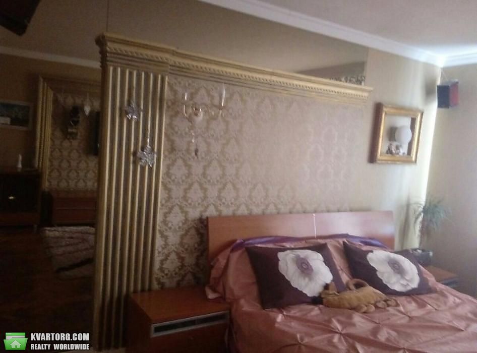 Sell 2-room apartment. Киев,  Львовская — photo 1