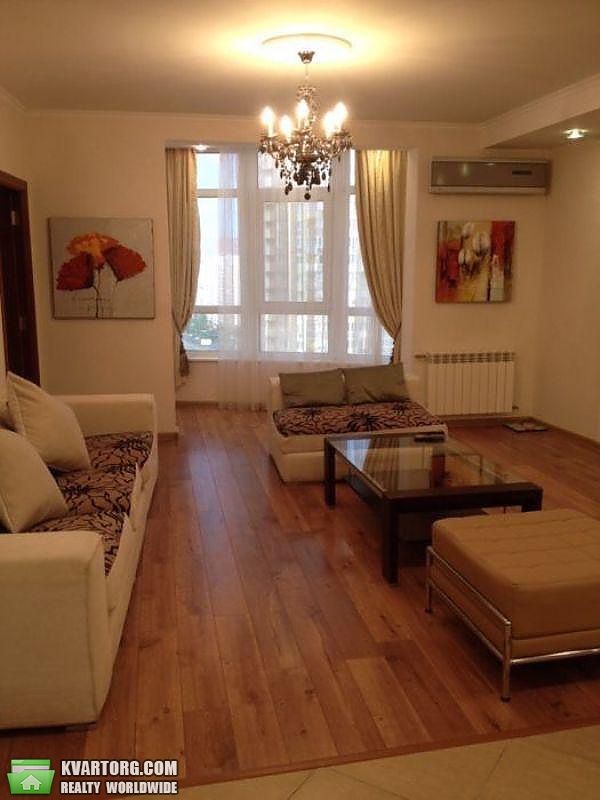 Rent out 3-room apartment. Киев,  Урловская — photo 1