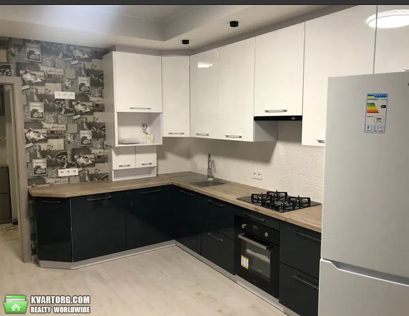 Rent out 3-room apartment. Львов, Шевченка — photo 2