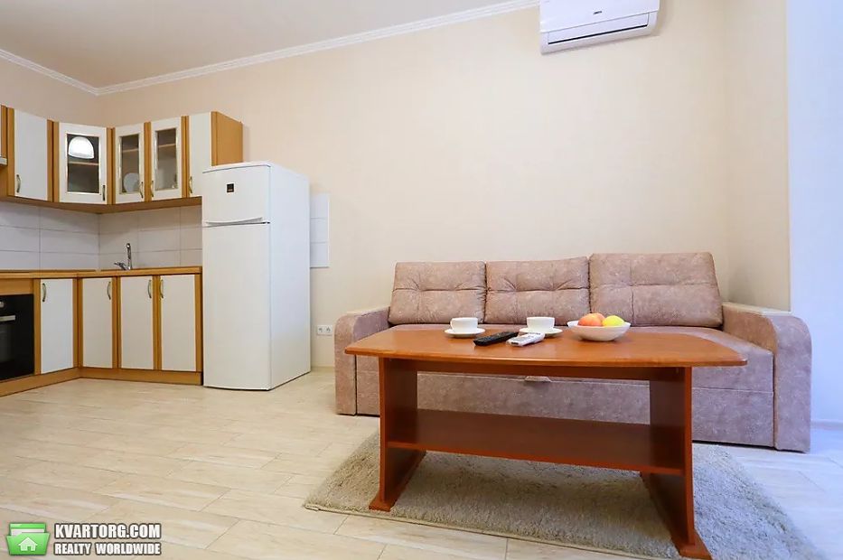 Rent out 1-room apartment. Киев,  Львовская — photo 3
