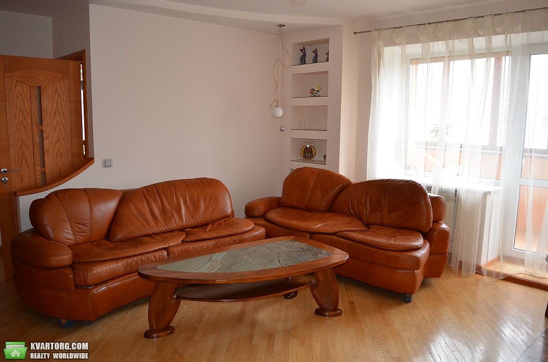 Sell 3-room apartment. Киев,  Салютная — photo 1