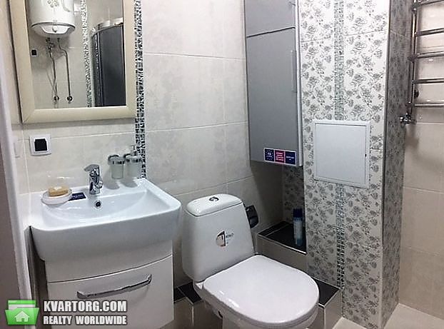 Rent out 2-room apartment. Киев,  Предславинская — photo 2
