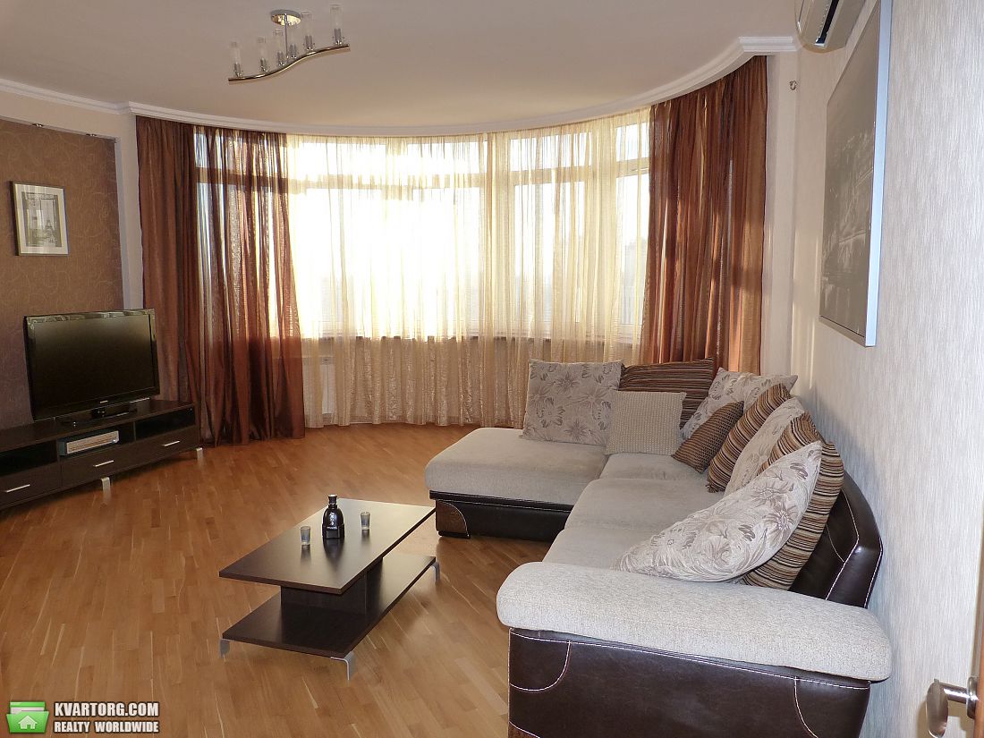 Rent out 3-room apartment. Киев,  Луначарского — photo 1