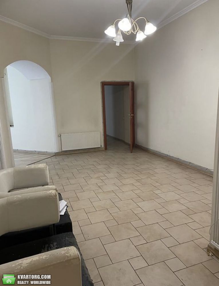 Rent out 4-room apartment. Львов, Коновальця — photo 8