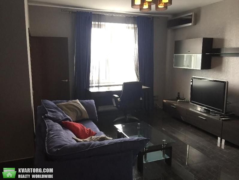 Rent out 2-room apartment. Киев,  Сечевых Стрельцов — photo 1