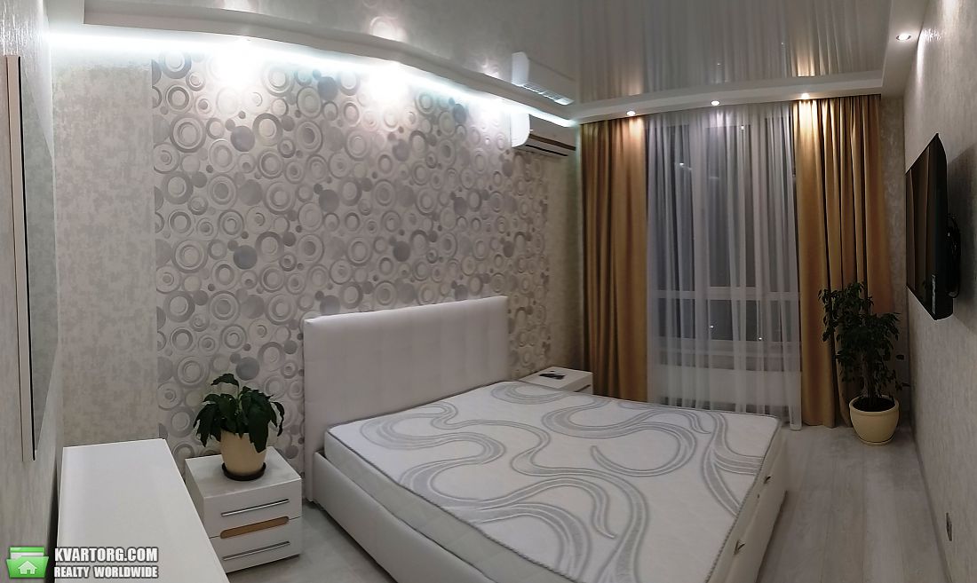 Rent out 1-room apartment. Киев,  Каховская — photo 2