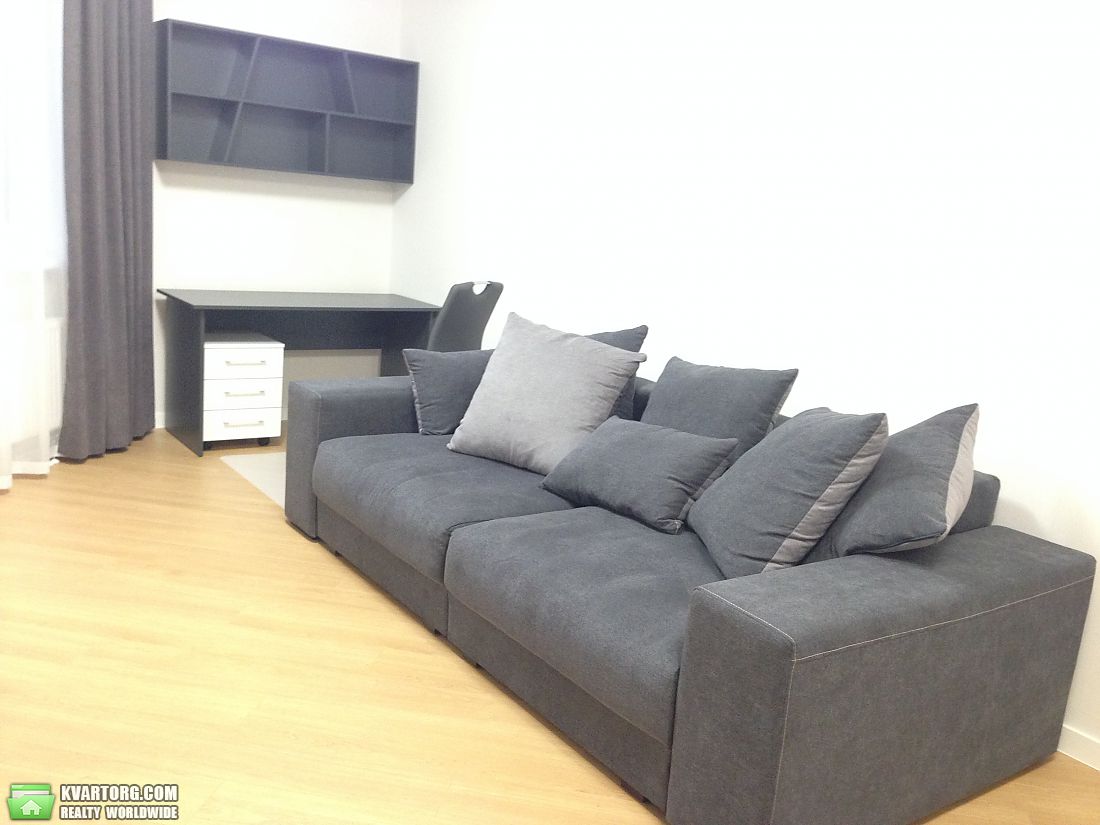 Rent out 2-room apartment. Киев, Комарова космонавта просп — photo 4