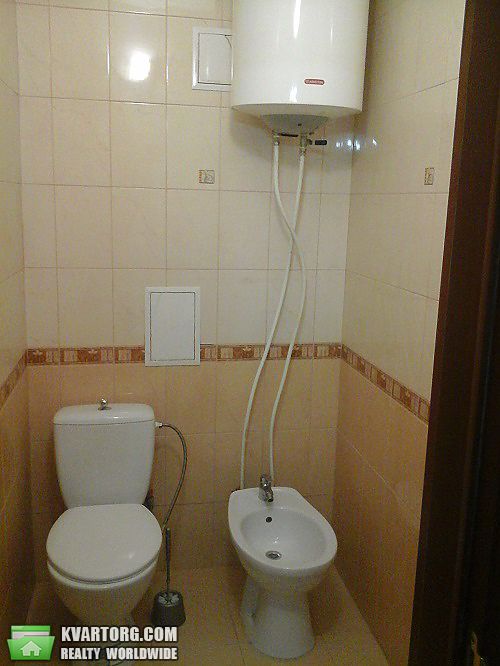Rent out 2-room apartment. Киев,  Курская — photo 4