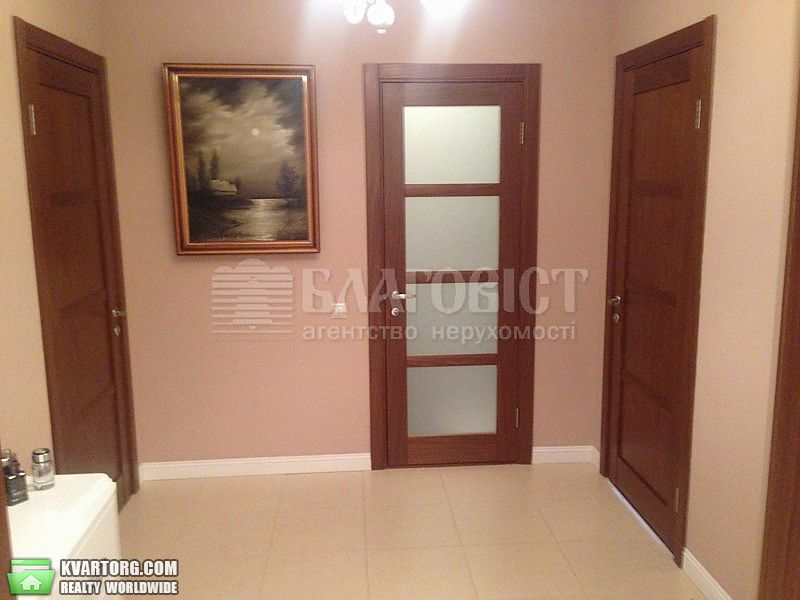 Rent out 3-room apartment. Киев,  Дегтяревская — photo 1