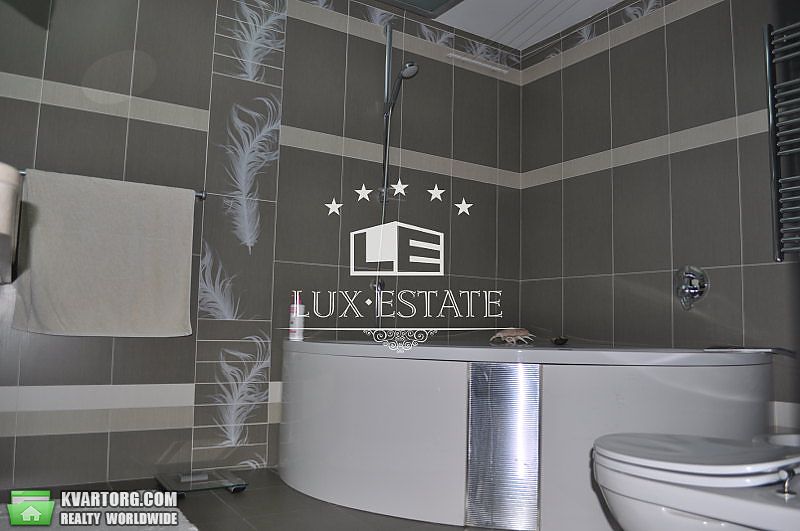 Rent out 3-room apartment. Киев,  Хоривая — photo 3