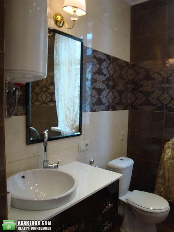 Rent out 2-room apartment. Киев,  Жилянская — photo 9