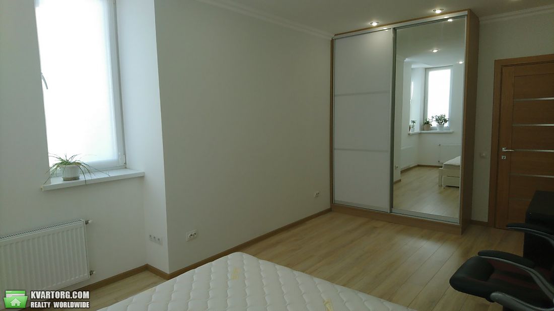 Rent out 2-room apartment. Киев,  Львовская — photo 4