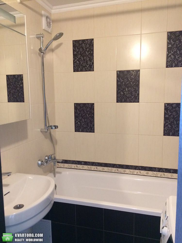 Rent out 2-room apartment. Киев, Волгоградская — photo 1