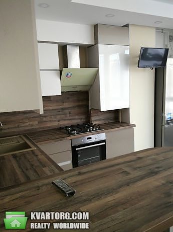 Rent out 1-room apartment. Киев, Практичная — photo 1