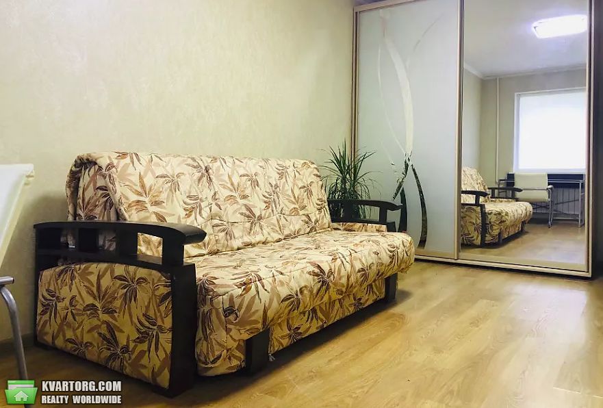 Rent out 1-room apartment. Киев,  Ушакова — photo 1