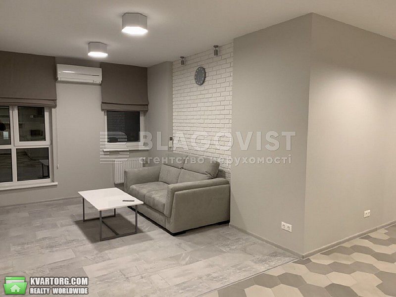 Rent out 2-room apartment. Киев,  Конева — photo 5