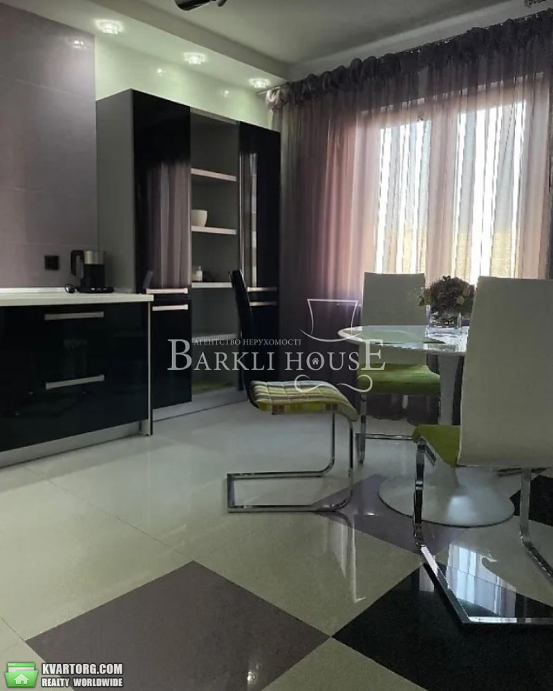 Rent out 3-room apartment. Киев,  Урловская — photo 3