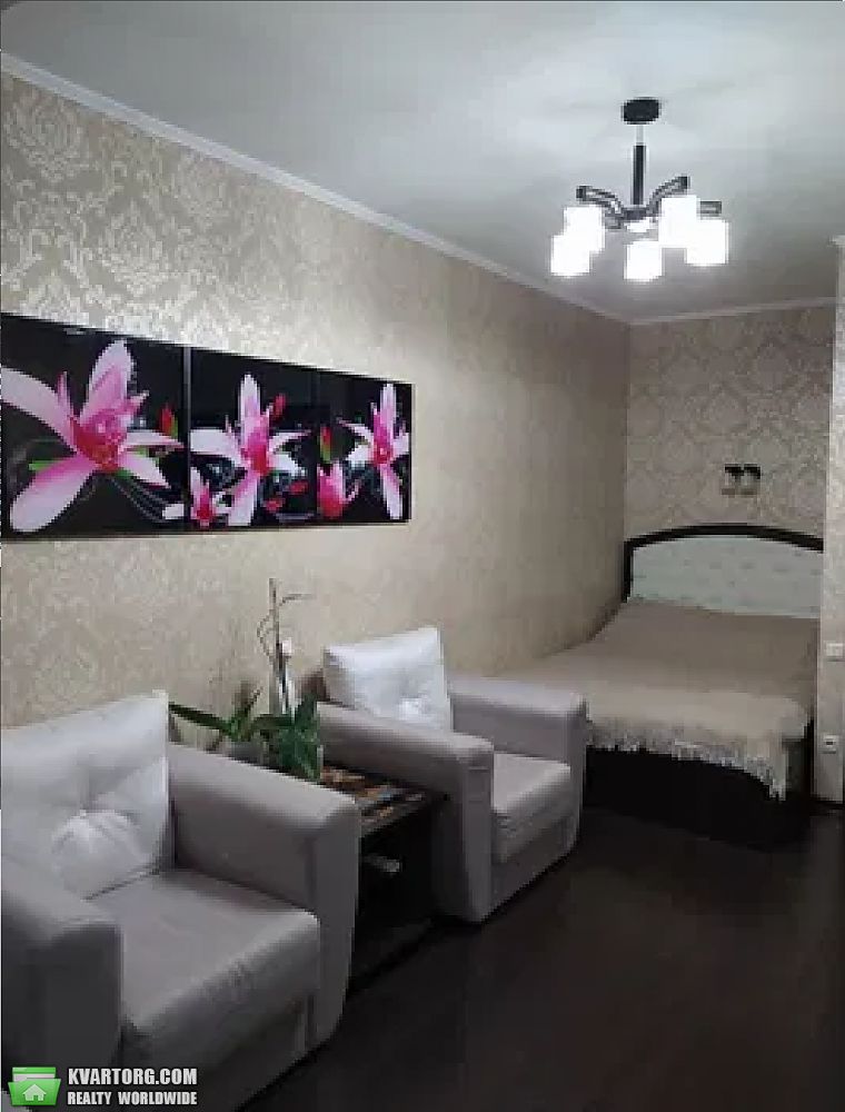 Sell 2-room apartment. Одесса, Сахарова улица — photo 1