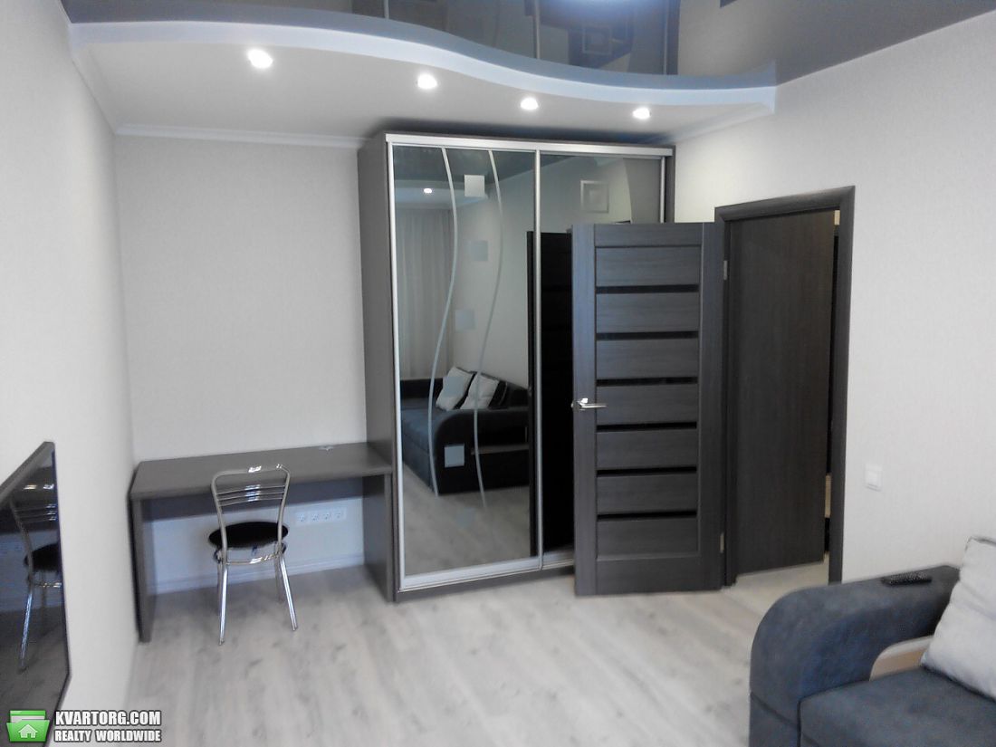 Rent out 2-room apartment. Киев,  Большая Окружная — photo 5