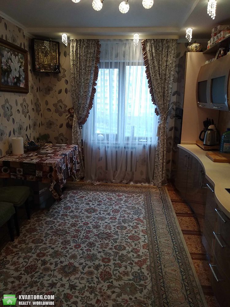 Sell 3-room apartment. Киев, урловская — photo 1