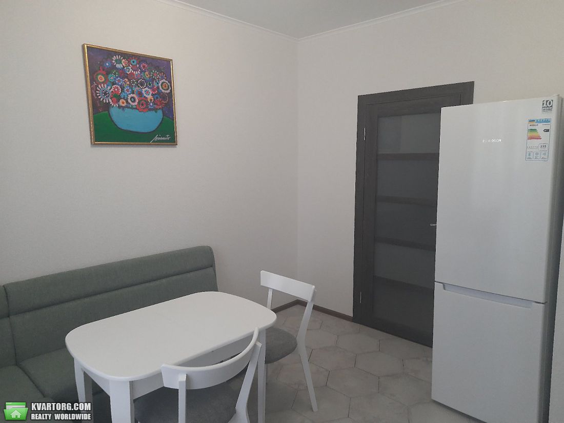 Rent out 1-room apartment. Киев, Пчилки — photo 5