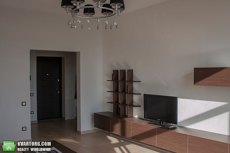 Rent out 2-room apartment. Киев,  Шамрыло — photo 3