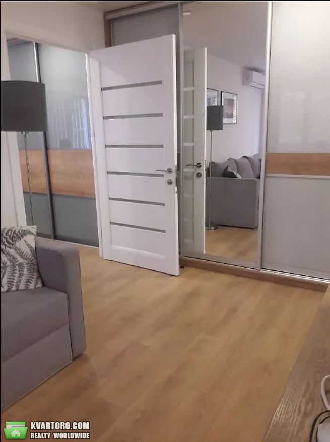 Rent out 2-room apartment. Киев,  Кловский спуск — photo 3
