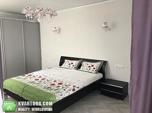 Rent out 2-room apartment. Киев,  Голосеевская — photo 1
