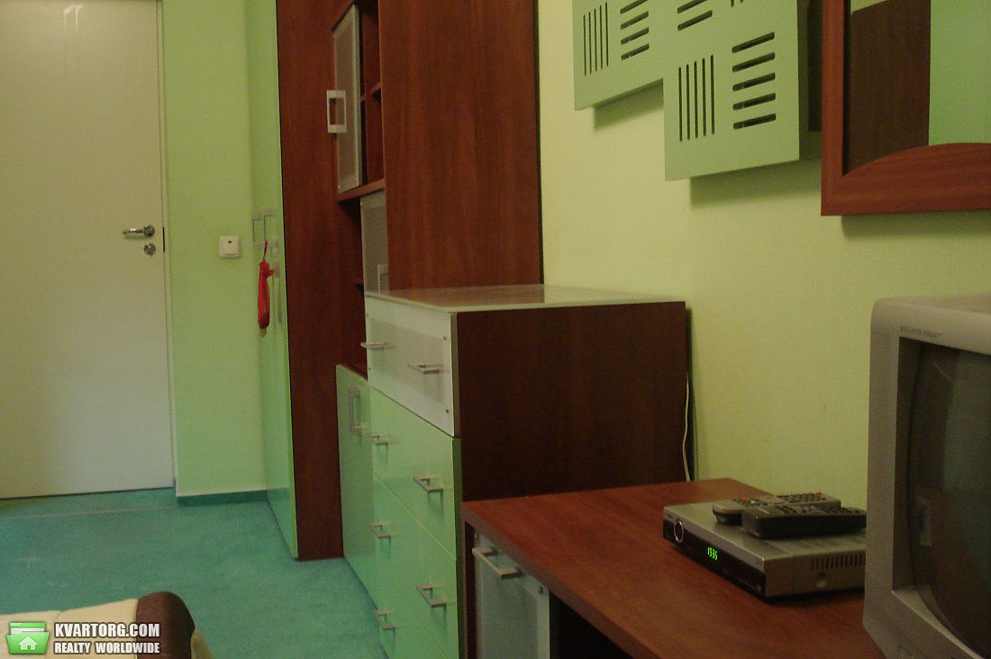 Sell 1-room apartment. Киев,  Богомольца — photo 2