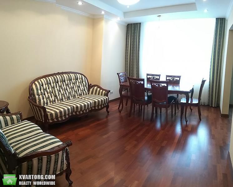 Sell 3-room apartment. Киев,  Дегтяревская — photo 2