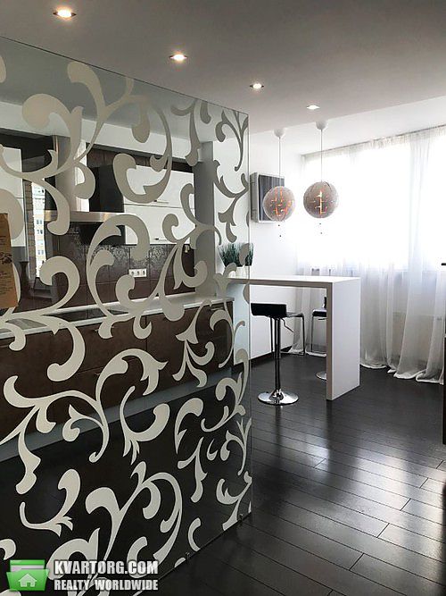 Rent out 2-room apartment. Киев,  Голосеевская — photo 3