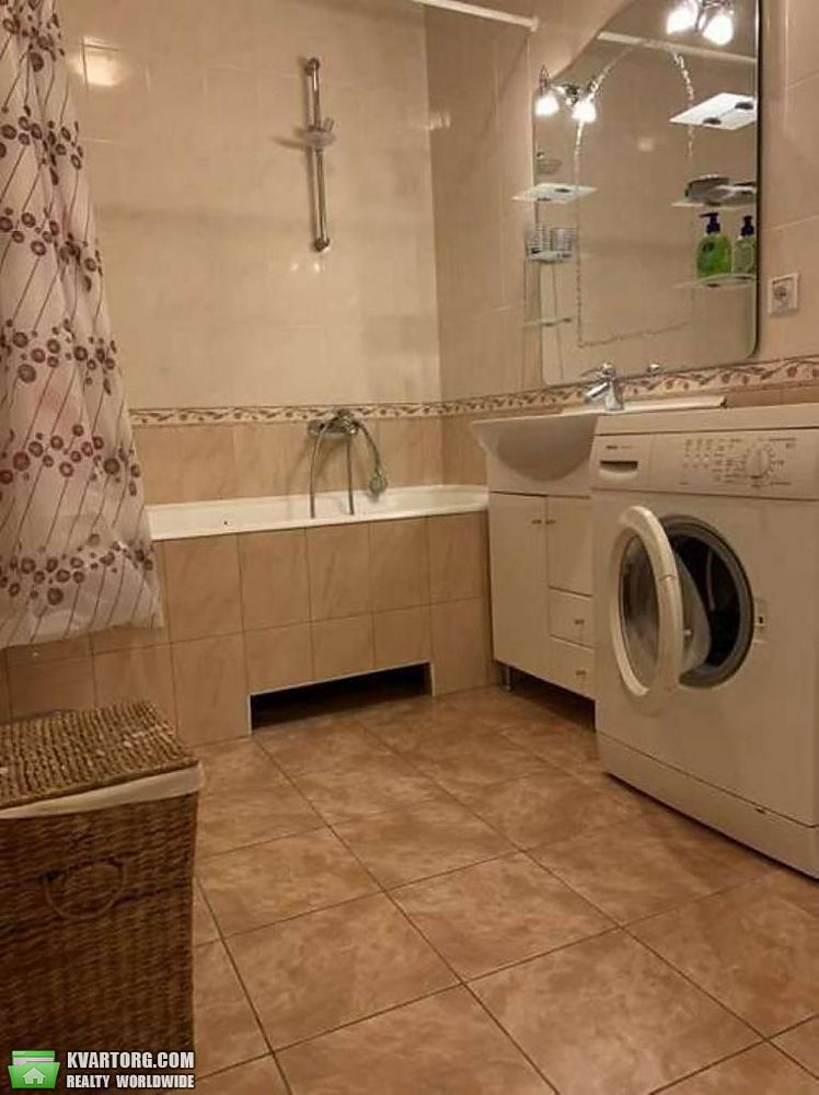 Rent out 3-room apartment. Киев,  Жилянская — photo 3