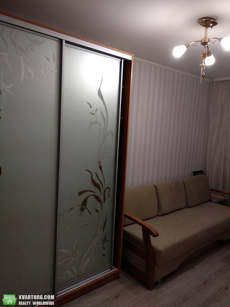 Rent out 2-room apartment. Киев,  Дарницкий бул — photo 1