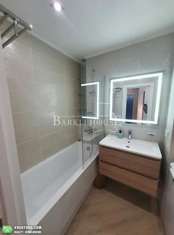 Rent out 1-room apartment. Киев,  Саксаганского — photo 8