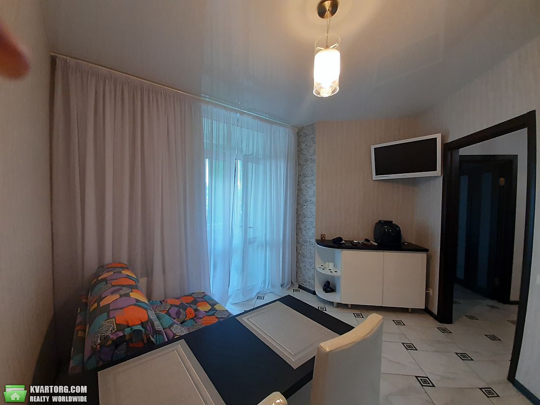 Sell 1-room apartment. Киев, Вышгородская ул. — photo 2