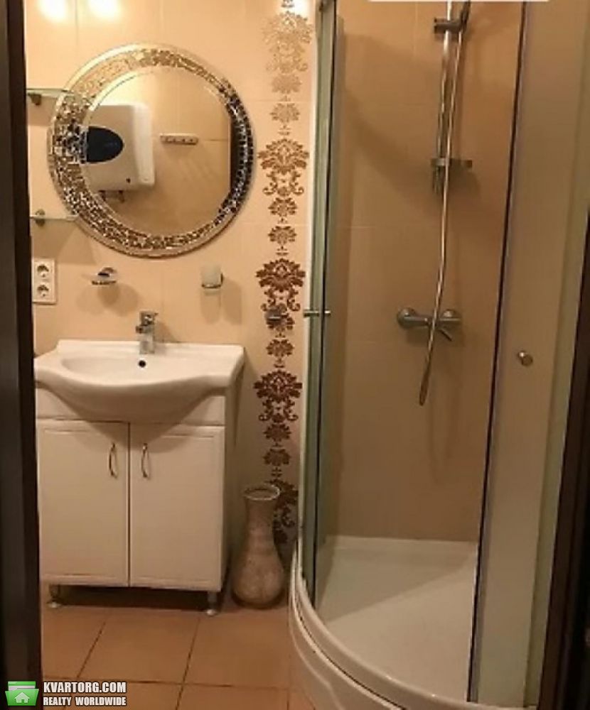 Rent out 2-room apartment. Киев,  Леси Украинки бул — photo 2