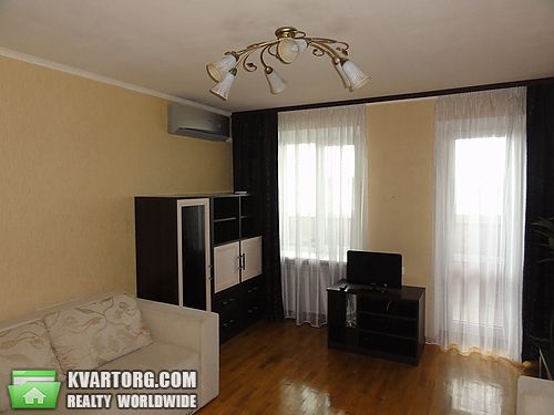 Sell 2-room apartment. Киев,  Богатырская — photo 1