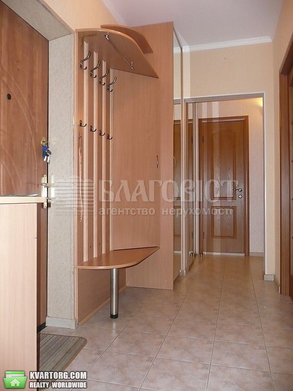 Rent out 2-room apartment. Киев,  Урловская — photo 8