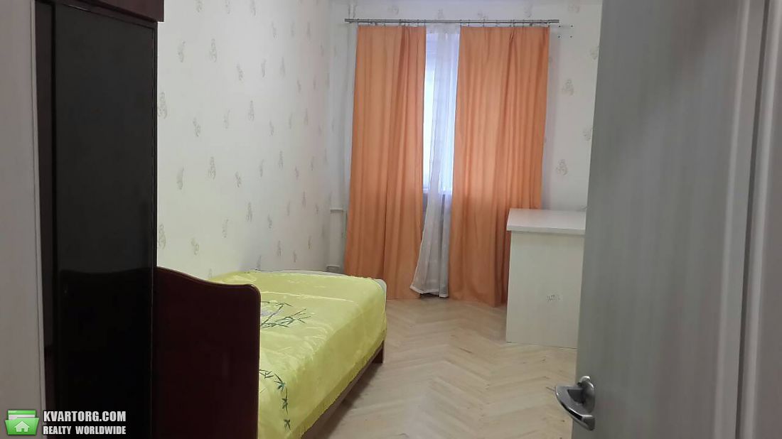 Rent out 2-room apartment. Киев,  Борщаговская — photo 4