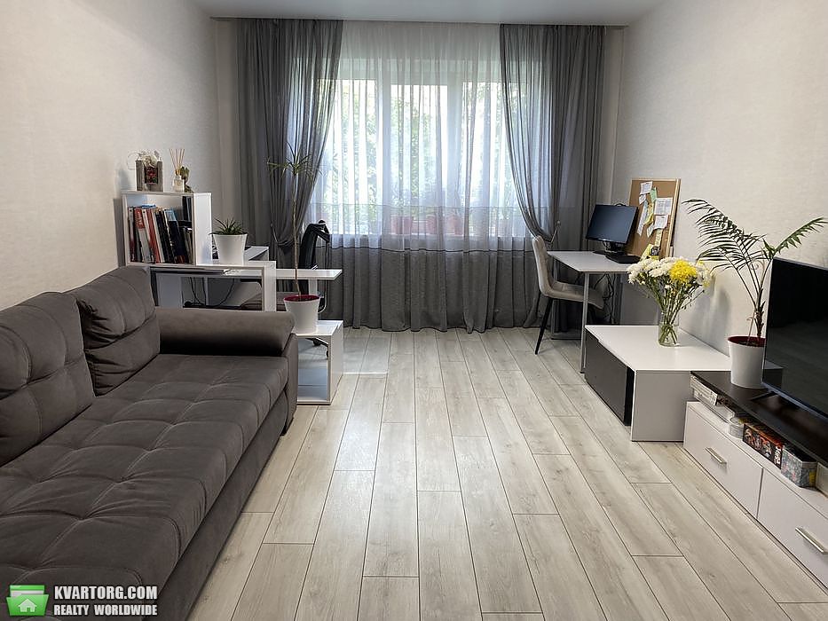 Sell 3-room apartment. Киев, пр. Свободы — photo 1