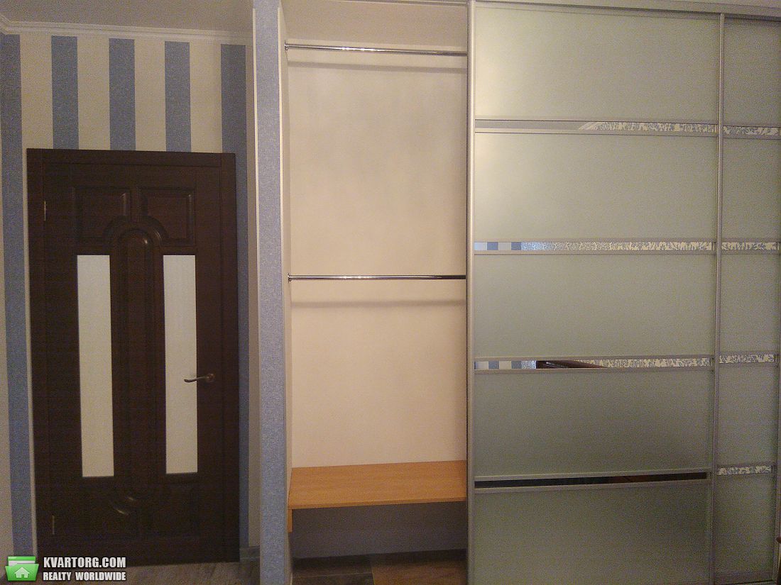 Rent out 3-room apartment. Киев,  Харьковское шоссе — photo 8