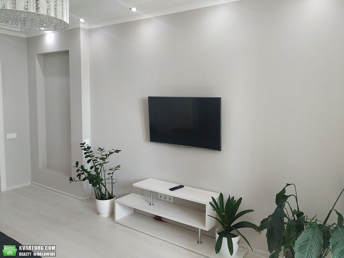Rent out 2-room apartment. Киев, Сикорского — photo 5