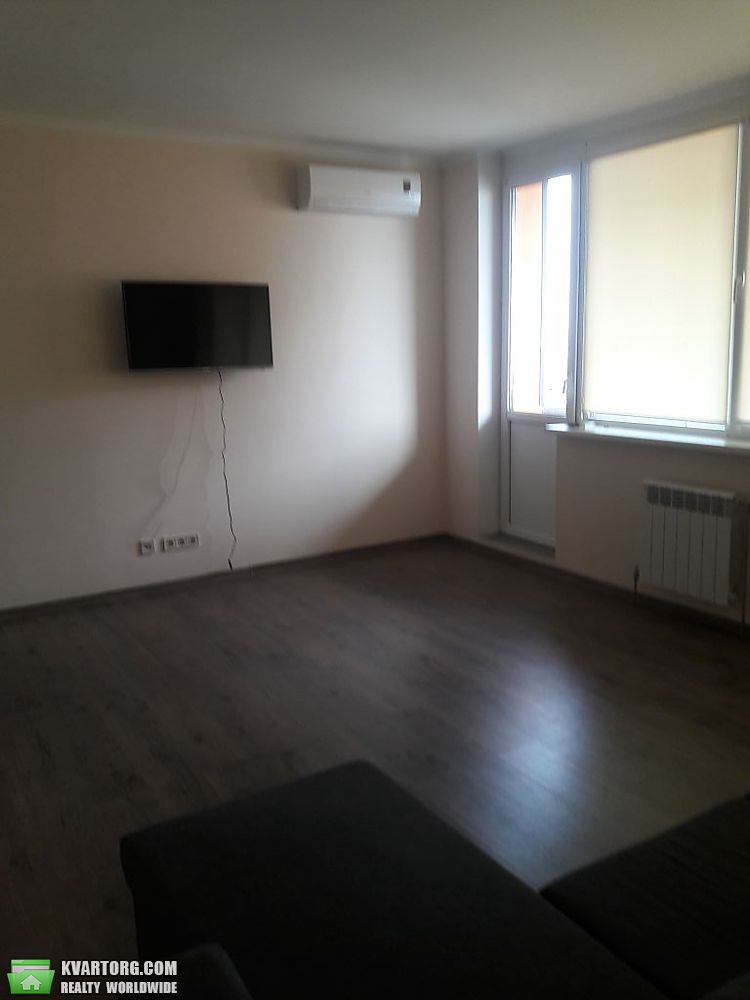 Rent out 2-room apartment. Киев, Кондрактюка — photo 6