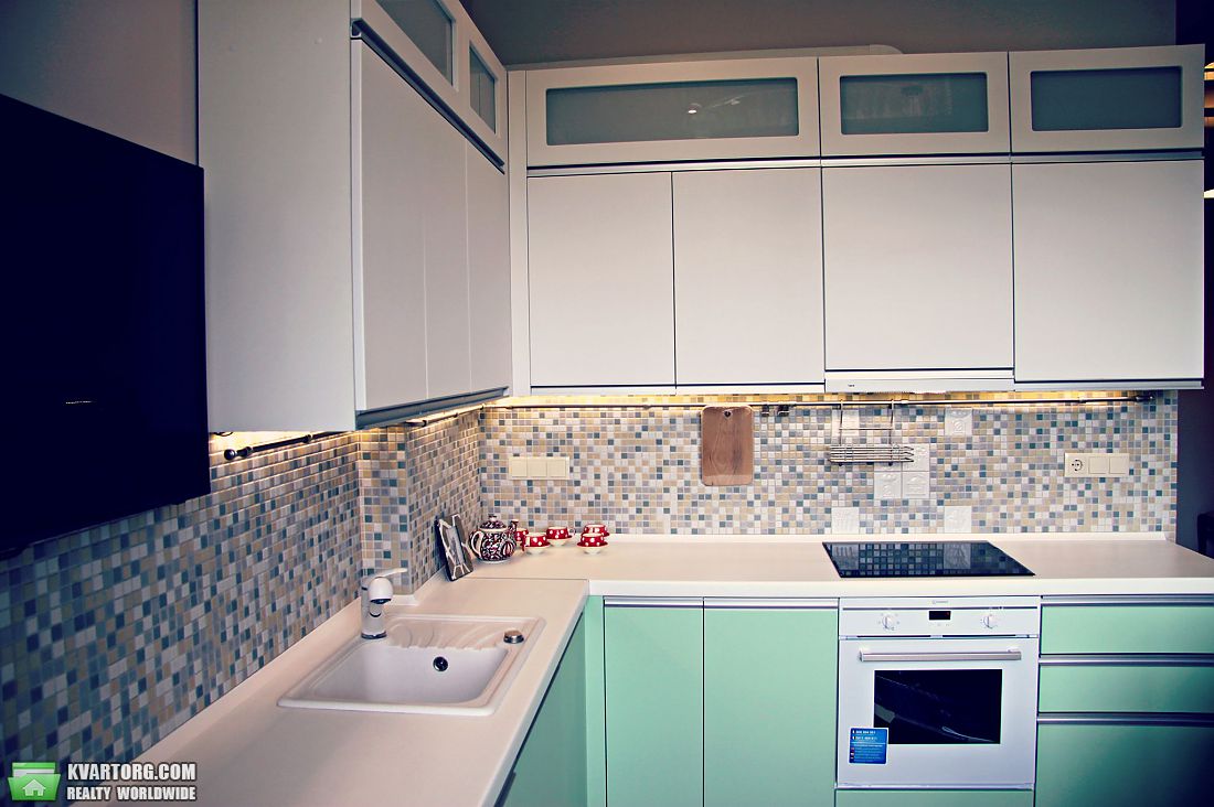 Rent out 1-room apartment. Киев, Драгомирова — photo 2